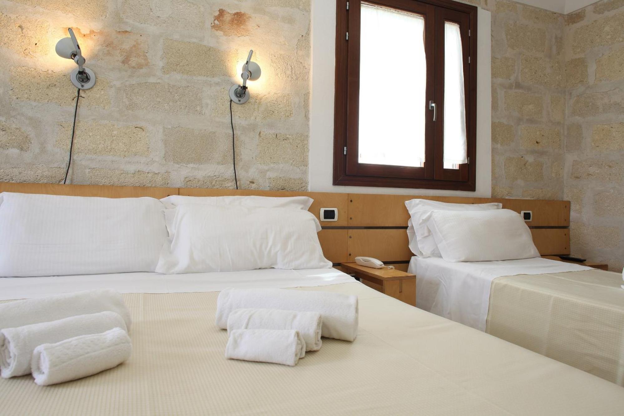 Hotel Delle Cave Favignana Ruang foto